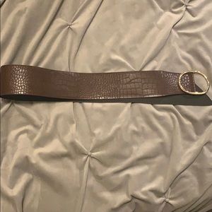 Target size large brown/gold thick belt.